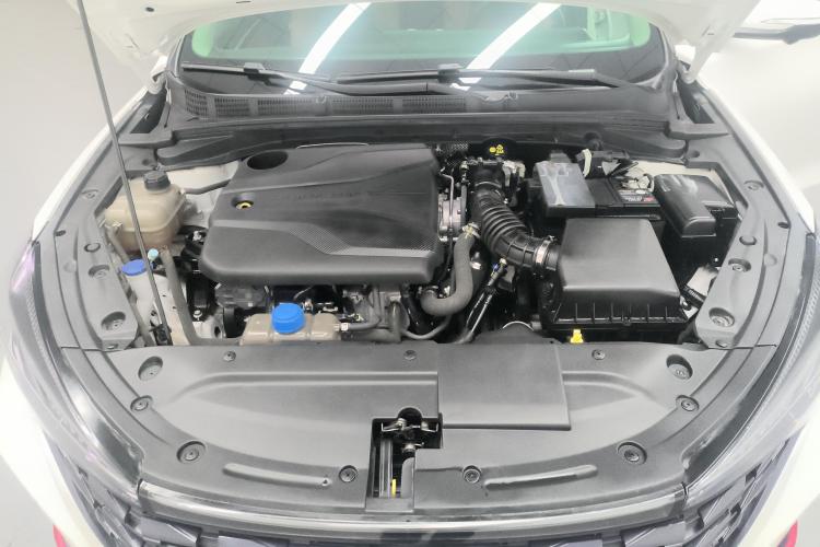 长安 逸动 2022款 PLUS 蓝鲸NE 1.4T GDI DCT尊贵版机舱底盘24