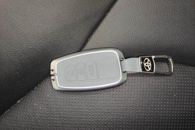 丰田 凯美瑞 2021款 2.0G 豪华版中控内饰11