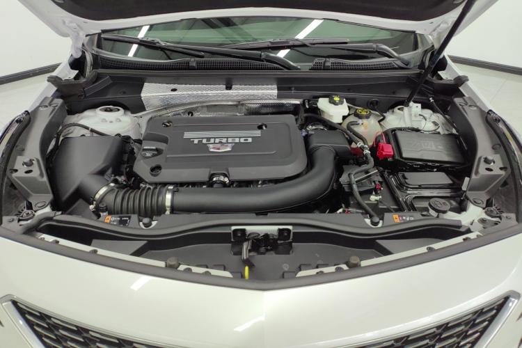 凯迪拉克XT4 2022款 28T 两驱风尚型机舱底盘24