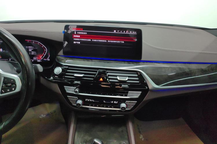 宝马5系 2022款 改款 525Li M运动套装中控内饰16