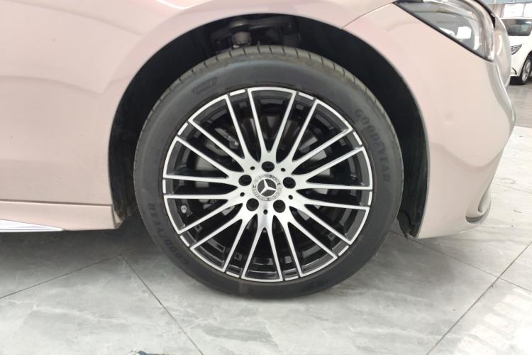 奔驰C级 2024款 改款三 C 260 L 运动版车身外观10