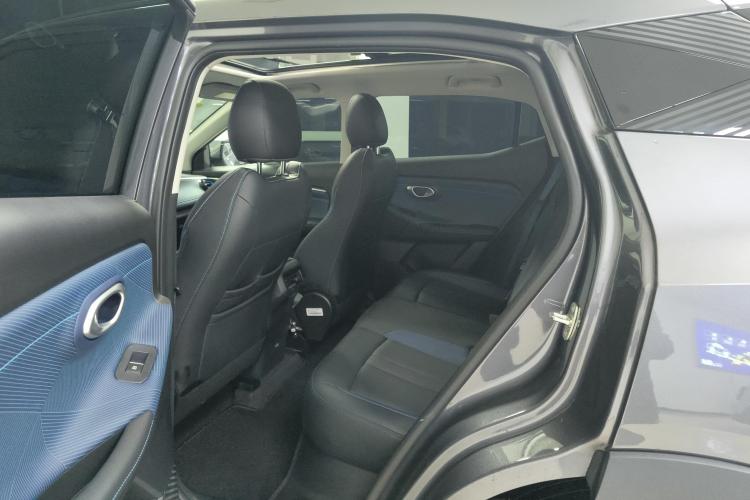 广汽传祺 传祺GS3 2023款 影速 270T 劲享版中控内饰21