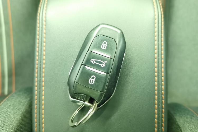 标致2008 2020款 230THP 风尚天窗版中控内饰11