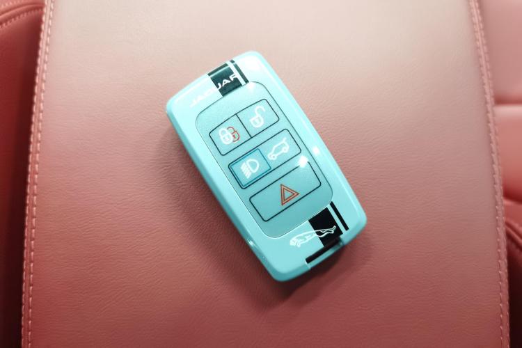 捷豹XEL 2022款 2.0T 250PS R-DYNAMIC S进取运动版中控内饰11