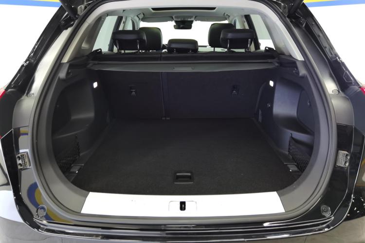 红旗HS5 2022款 改款 2.0T 智联旗享版机舱底盘23