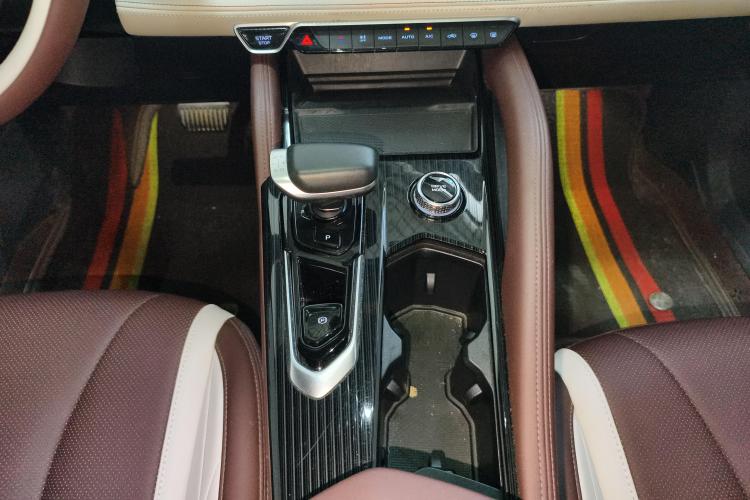 吉利汽车 星越L 2021款 2.0TD DCT EVO两驱智尊型中控内饰18