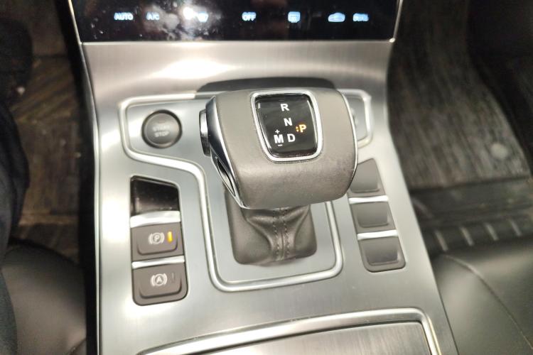 红旗H5 2022款 经典款 改款 1.5T DCT旗韵版中控内饰18