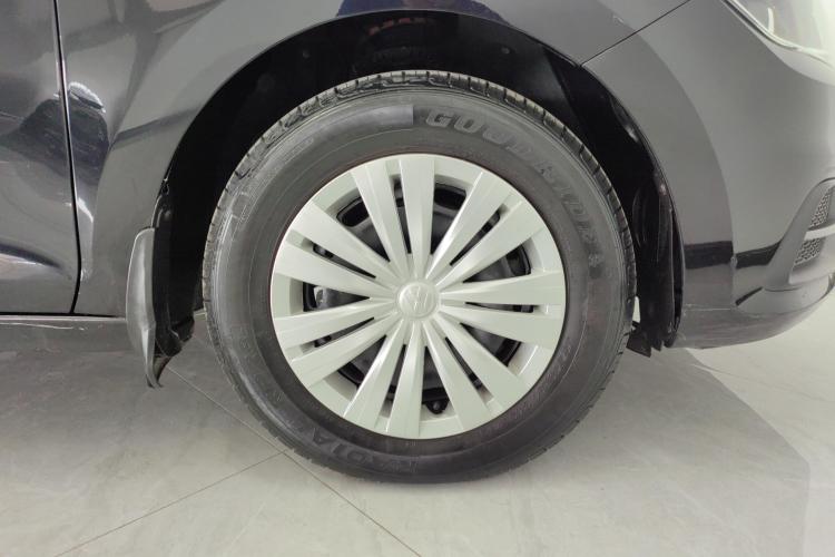 大众 桑塔纳 2016款 1.6L 手动风尚版车身外观10