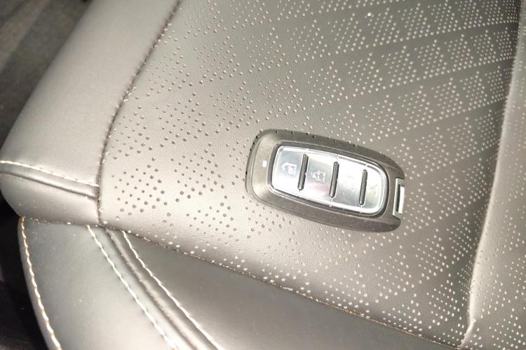 奇瑞 瑞虎8 2019款 1.6TGDI 自动精英型中控内饰11