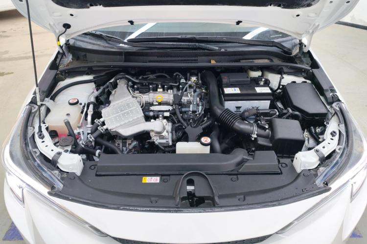 丰田 雷凌 2023款 185T CVT豪华版机舱底盘24