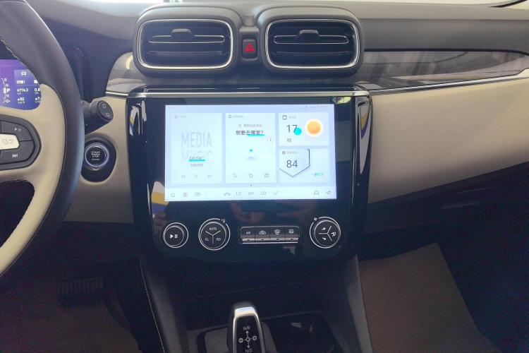 领克02 2022款 2.0TD DCT耀Plus中控内饰16