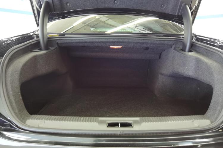 红旗H7 2017款 1.8T 技术型机舱底盘23