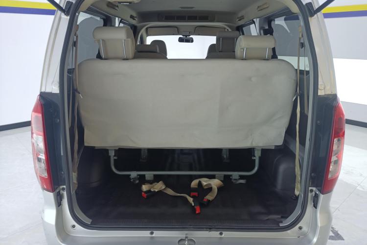 五菱汽车 五菱宏光V 2022款 1.5L劲享版电动助力LAR机舱底盘23