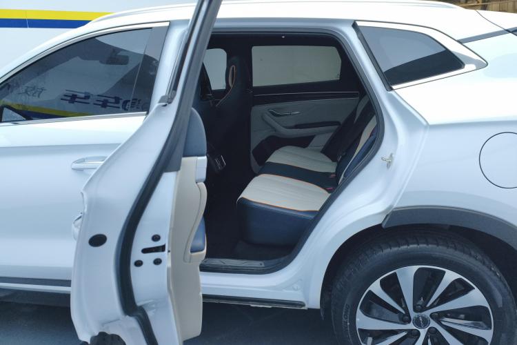 比亚迪 宋PLUS新能源 2023款 冠军版 EV 520KM 旗舰型中控内饰21