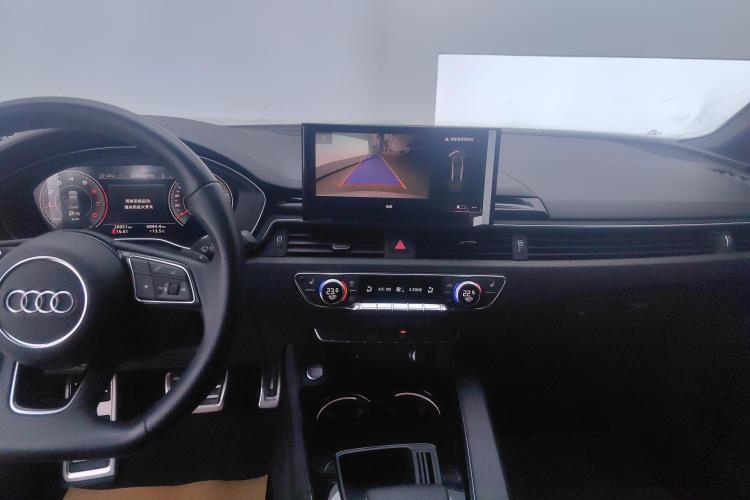 奥迪A4L 2024款 40 TFSI 豪华动感型中控内饰16