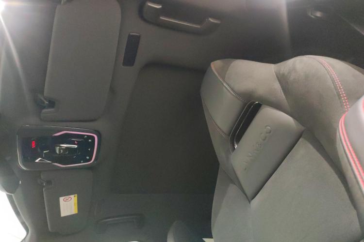 领克05 2022款 2.0TD 四驱劲Halo中控内饰22