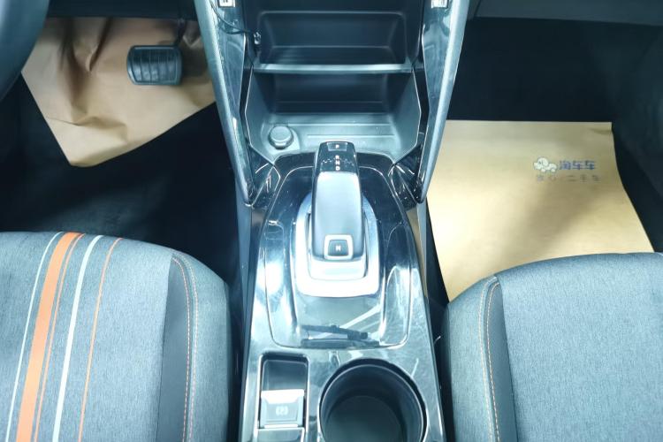 标致2008 2020款 230THP 风尚天窗版中控内饰18