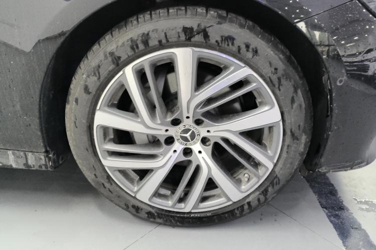 奔驰E级 2024款 E 300 L 时尚型车身外观10