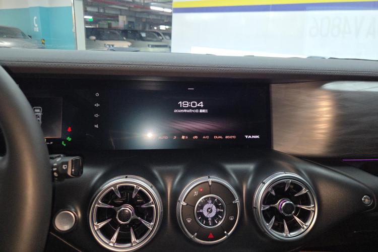 坦克300 2021款 城市版 2.0T 很有型中控内饰16