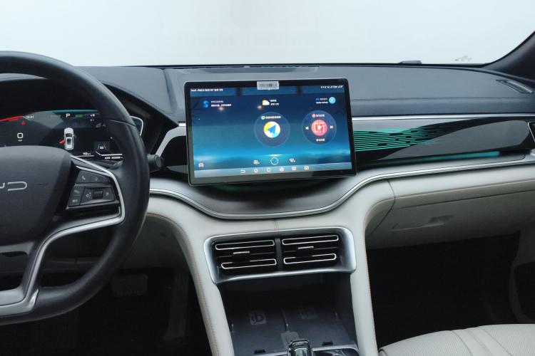 比亚迪 宋PLUS新能源 2023款 冠军版 EV 520KM 旗舰型中控内饰16