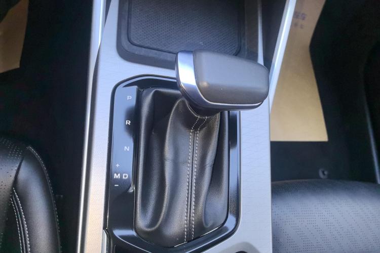 吉利汽车 帝豪 2023款 第4代冠军版 1.5L CVT尊贵型中控内饰18