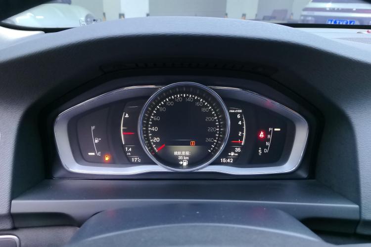 沃尔沃S60 2019款 S60L 改款 T5 智驭菁英版中控内饰14