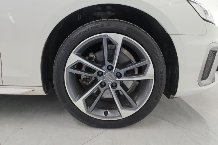 奥迪A4L 2020款 40 TFSI 时尚动感型车身外观10