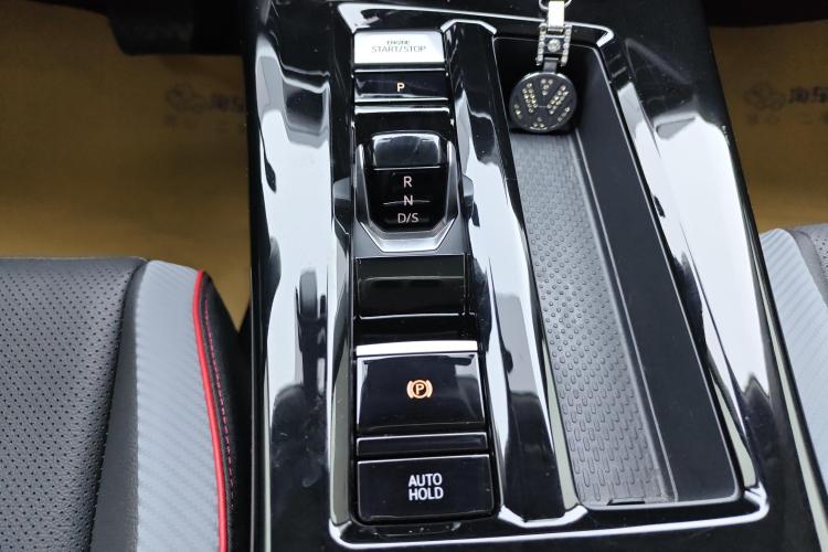 大众 2023款 凌渡L 280TSI DSG炫辣版中控内饰18