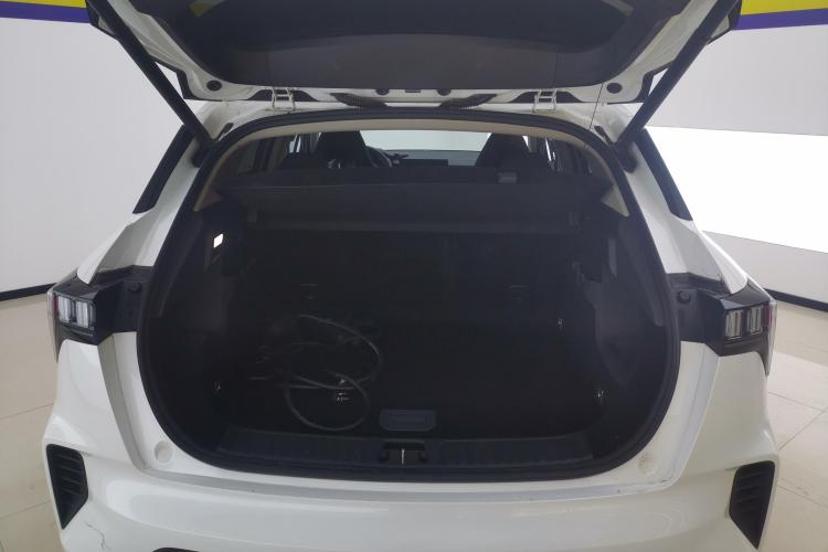 领克06 EM-P 2020款 PHEV Plus机舱底盘23