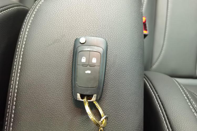 别克 英朗 2021款 改款 1.3T 自动轻混动精英型中控内饰11