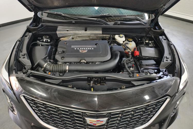 凯迪拉克XT4 2022款 28T 两驱豪华型机舱底盘24