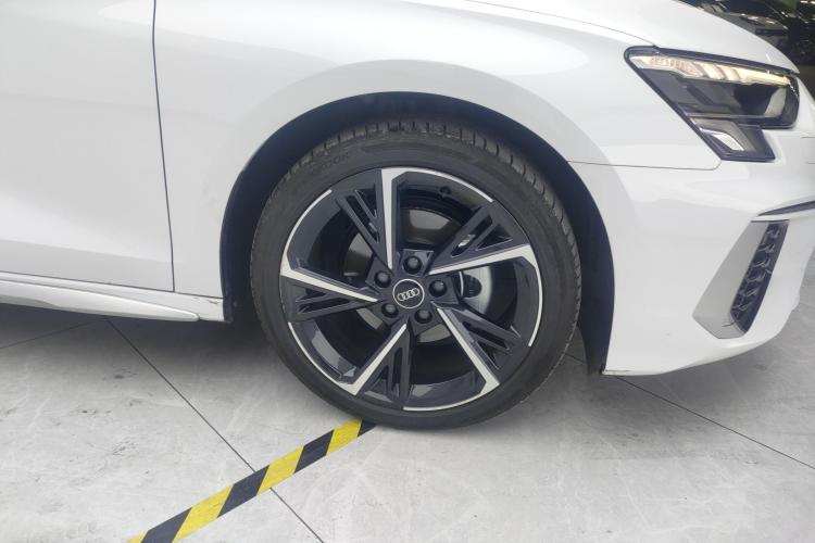 奥迪A3 2024款 Sportback 35 TFSI 时尚运动型车身外观10