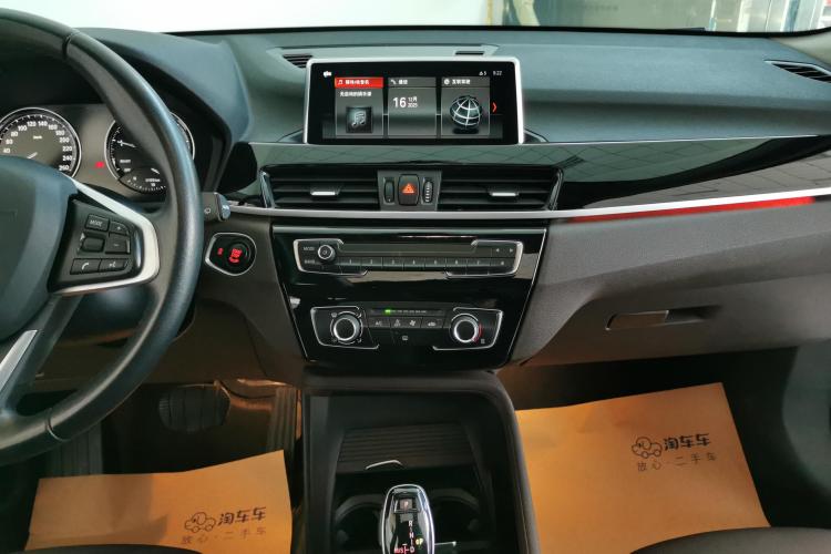 宝马X1 2020款 sDrive20Li 时尚型中控内饰16