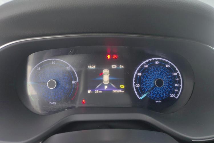 红旗E-QM5 2022款 431km 充电乐享版中控内饰14