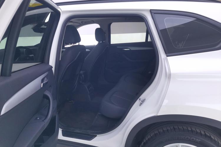 宝马X1 2019款 sDrive18Li 时尚型中控内饰21