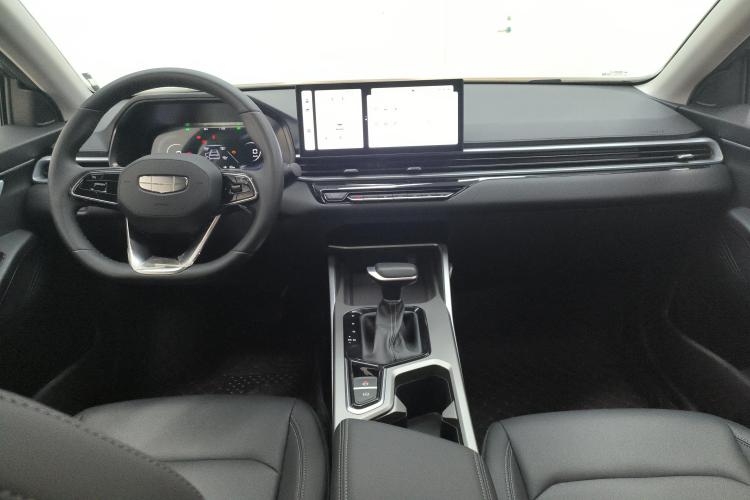 吉利汽车 帝豪 2025款 第4代 1.5L CVT龙腾版中控内饰12