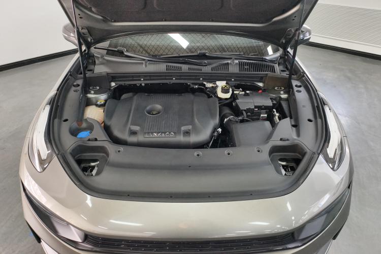 领克03 2021款 2.0TD 自动劲 冠军版机舱底盘24