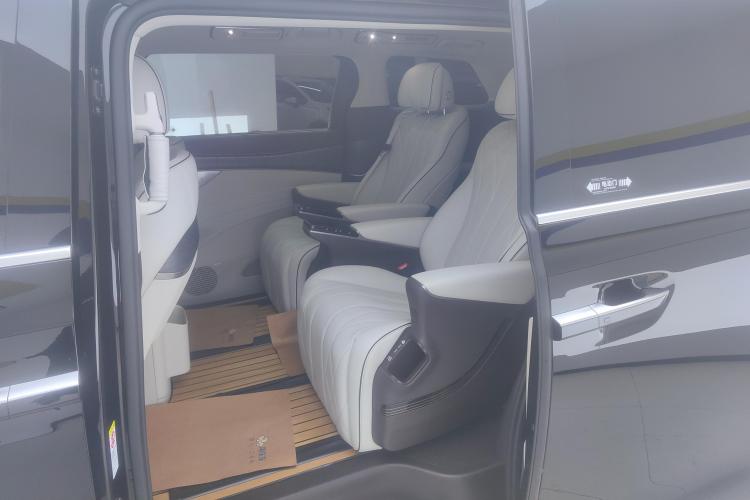 腾势D9 2024款 DM-i 1050 尊享型中控内饰21