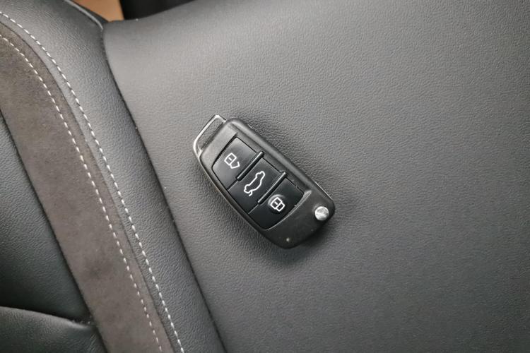 奥迪Q3 2023款 改款 40 TFSI 时尚动感型中控内饰11