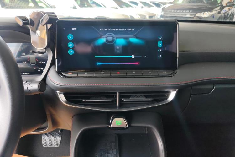 名爵 MG5 2025款 300TGI 全球旗舰版中控内饰16