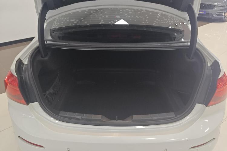 宝马1系 2018款 118i 运动型机舱底盘23