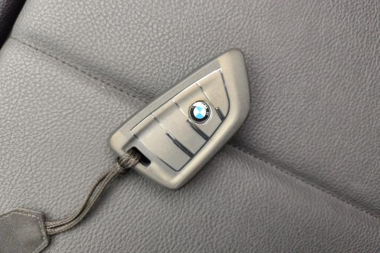 宝马3系 2019款 320Li M运动套装中控内饰11