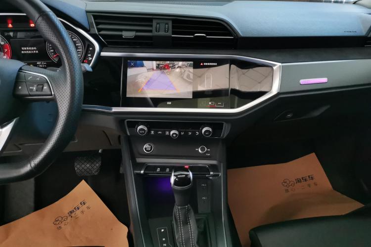 奥迪Q3 2023款 改款 40 TFSI 时尚动感型中控内饰16