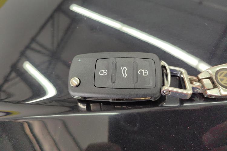 大众 桑塔纳 2016款 1.6L 手动风尚版中控内饰11