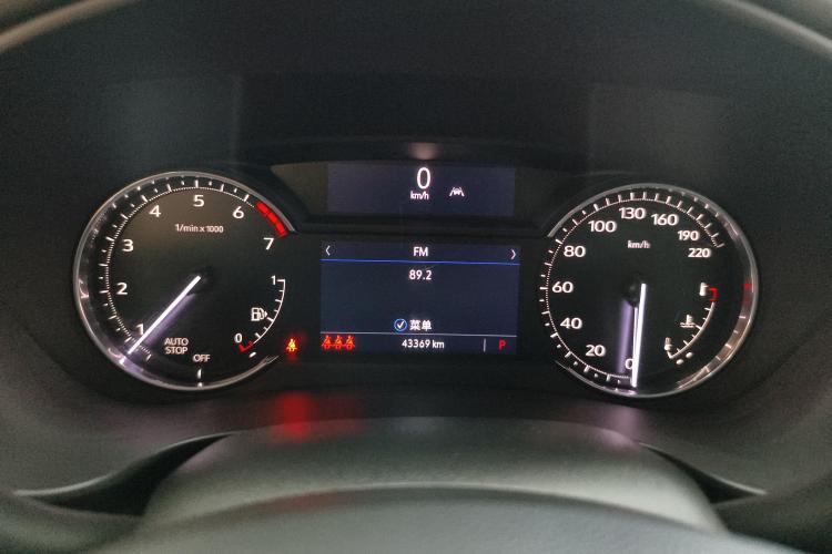 凯迪拉克XT4 2022款 28T 两驱豪华型中控内饰14