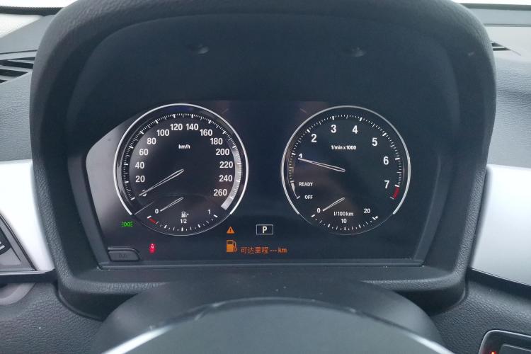 宝马X1 2019款 sDrive18Li 时尚型中控内饰14