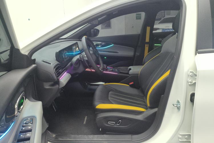 广汽传祺 影豹 2023款 270T DCT J15版中控内饰19