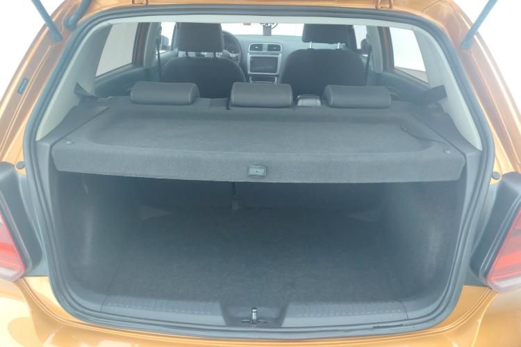 大众 2018款 1.5L Cross Polo 自动机舱底盘23