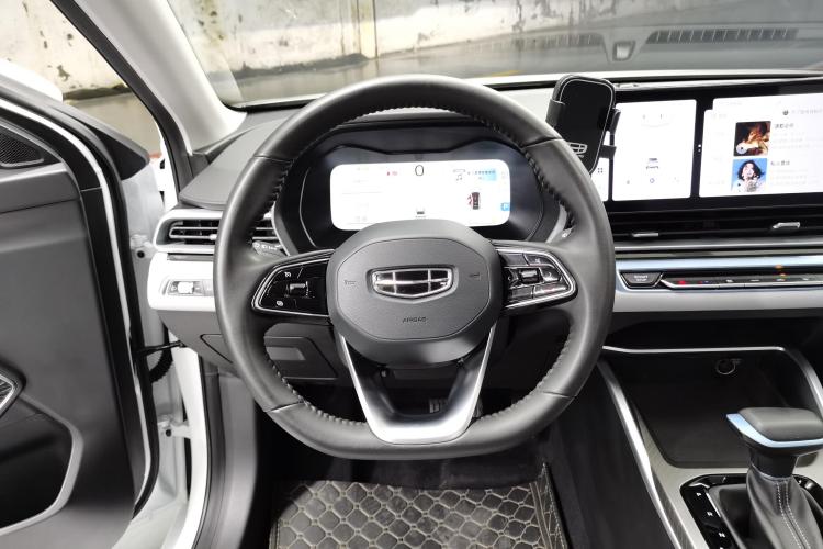 吉利汽车 帝豪 2023款 第4代冠军版 1.5L CVT旗舰型中控内饰13