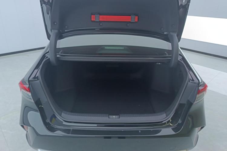 本田 英仕派 2023款 260TURBO 精致版机舱底盘23